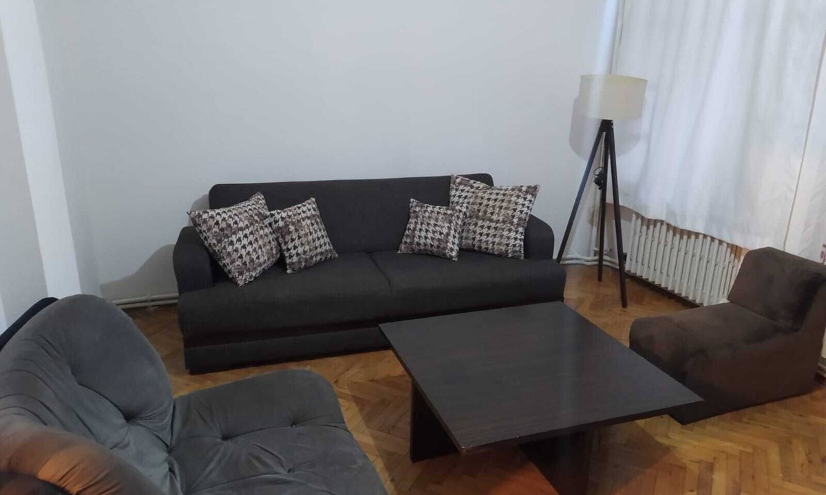 Uskudar Apartment | Üsküdar square near metro house