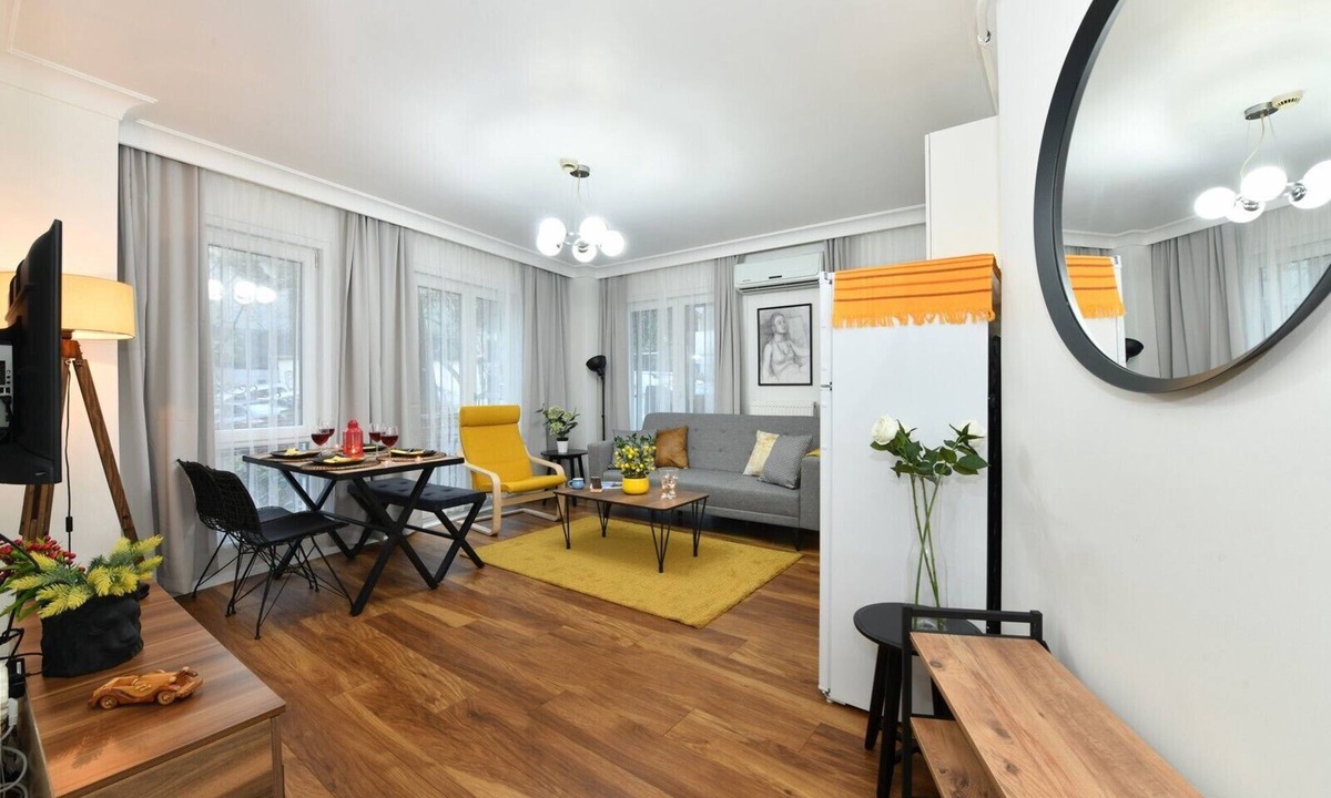 Gumussuyu Mahallesi Apartment | 1+1 Flat in the Heart of Taksim with Modern Design