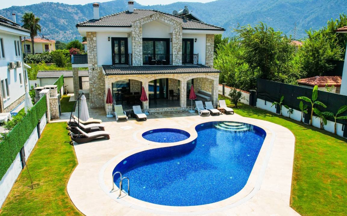 Dalyan Villa | 185 m² Villa ∙ 4 bedrooms ∙ 9 guests