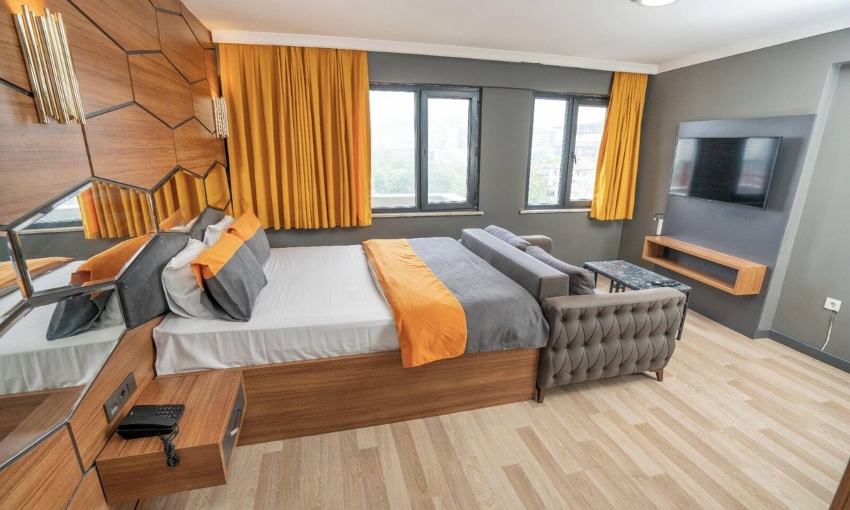 Moda Hotel | 216 F&B Suites
