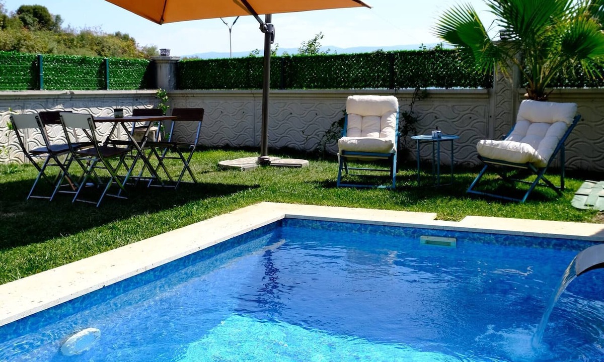 Dilovasi Villa | 4-deluxe Villa With Heated Private Pool