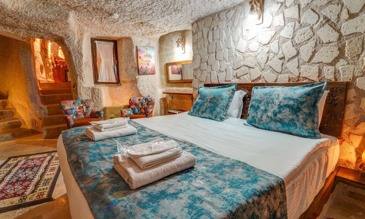Uchisar Hotel | Balloon View Terrace in Cappadocia Jacuzzi Cave Rooms Unique Day & Night