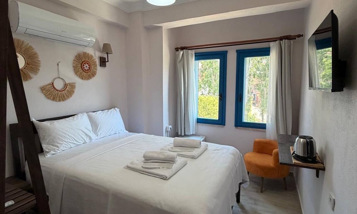 Gokceada Hostel | Blue Galley Guest house