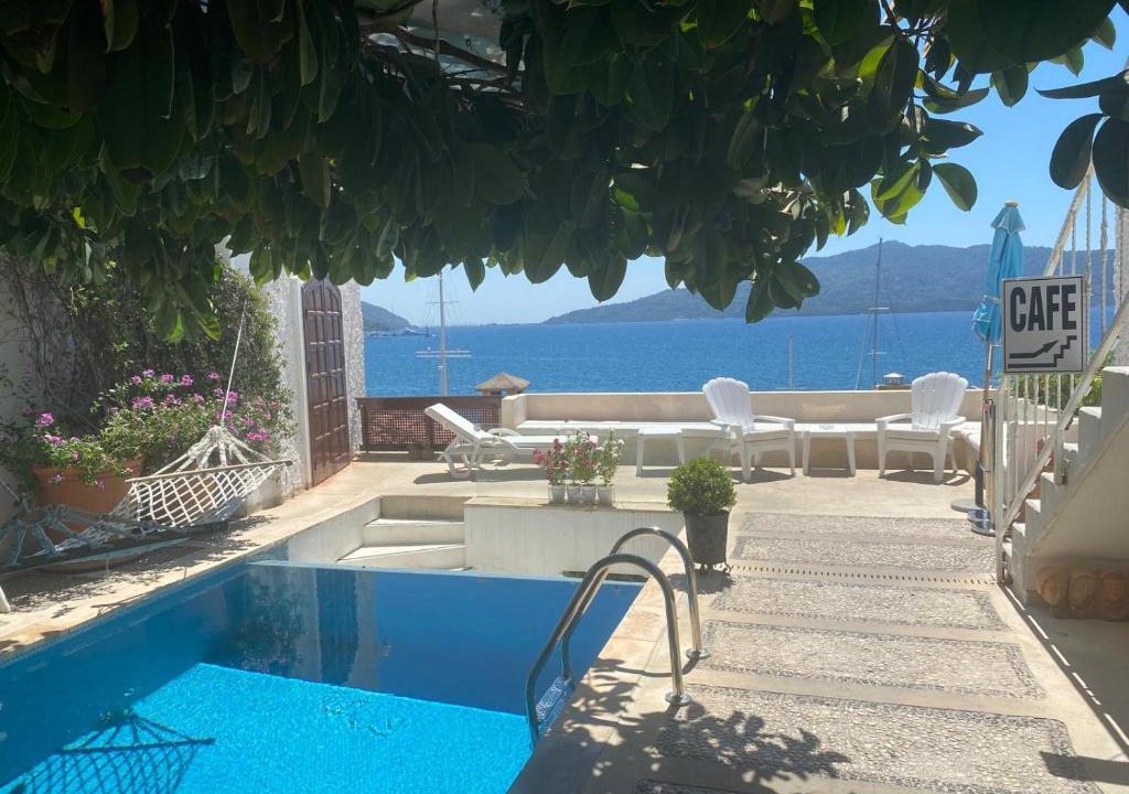 Marmaris City Center Apartment | Castle81homes White , Sea view house