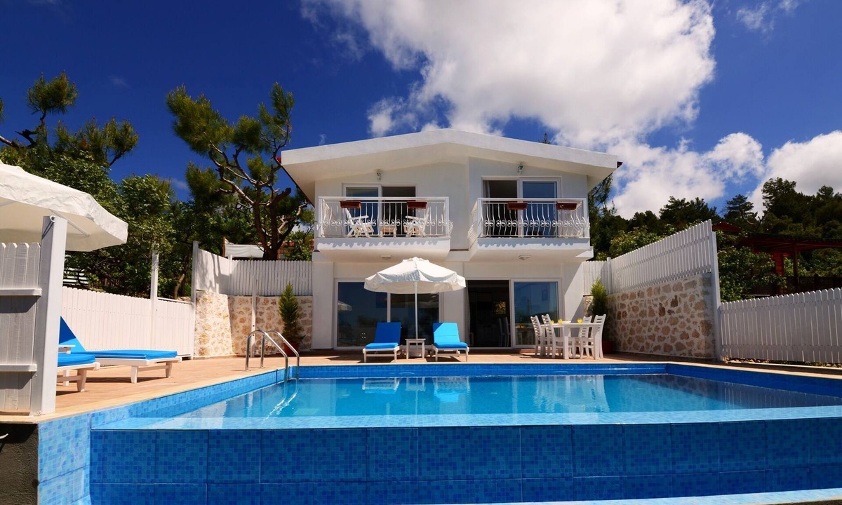 Islamlar House | Charming 2 Bedroom Villa with Secluded Pool, in Islamlar Village, nr. Kalkan