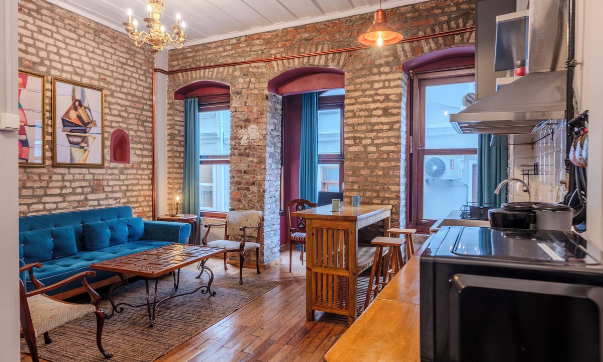 Galata Apartment | Designer Apt in Galata Walk to All Sights/AC