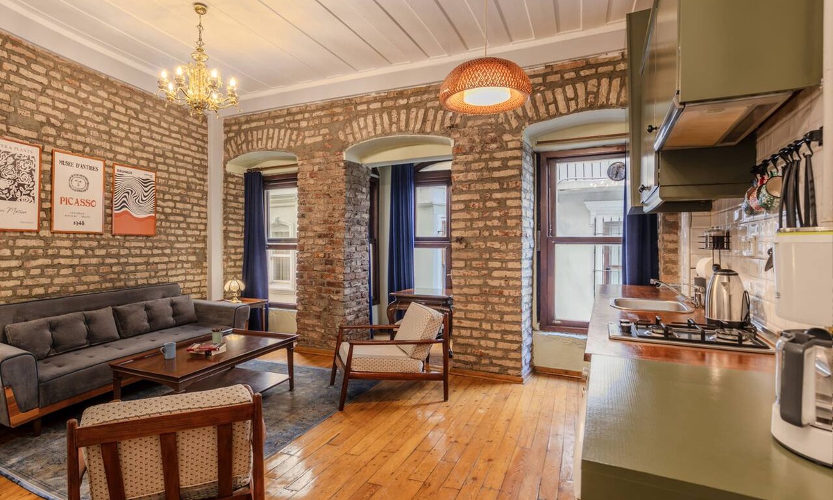 Galata Apartment | Elegant & Artsy 1BR Galata’s Hidden Gem/AC/Walk everywhere