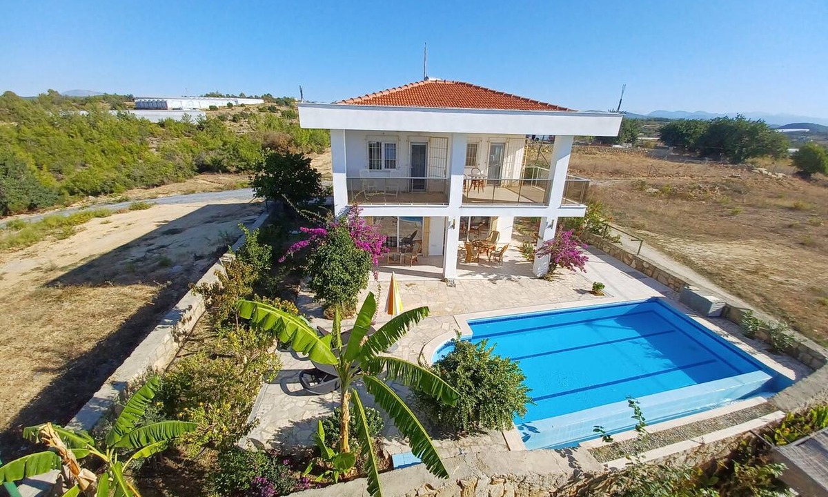 Alanya House | Fully equipped villa with a private pool, hot tub, garden, and fireplace in the mountains
