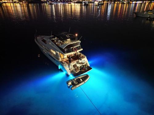 Bodrum City Center Boat Rental | Holyship 4 Cabin Fairline Squadron 65 Motoryacht