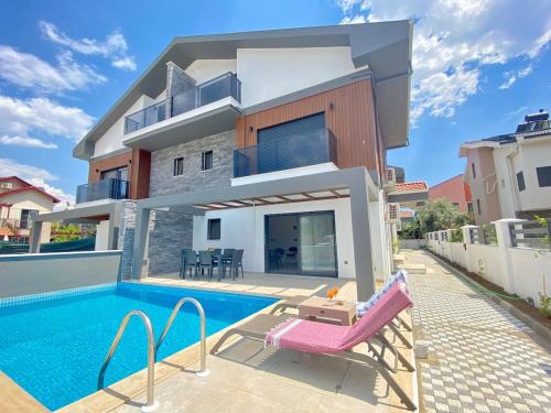 Fethiye City Center House | House of ALICE - Villa with Pool near Çalış Beach