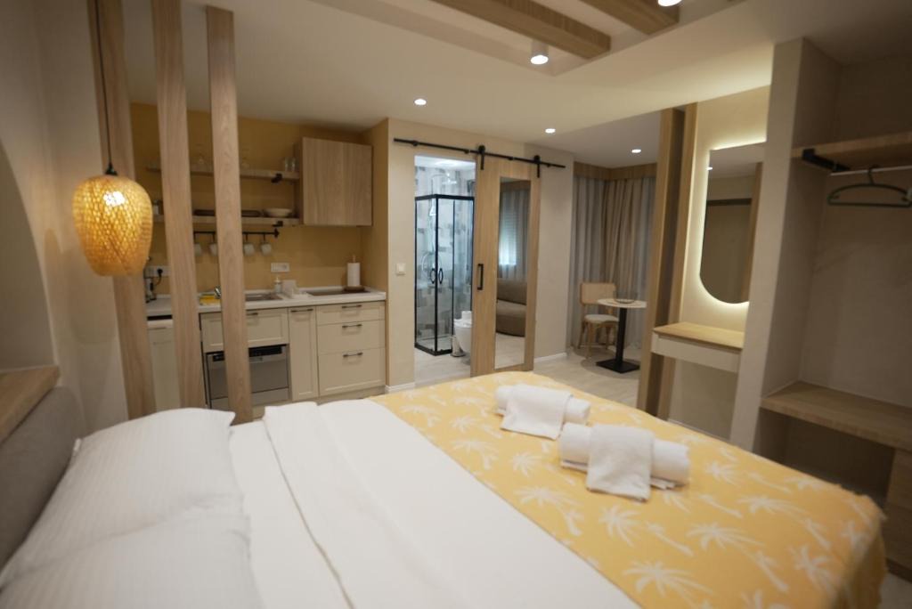 Kemer Mahallesi Apartment | Leos Apartments 21 near Side Beach & Old Town