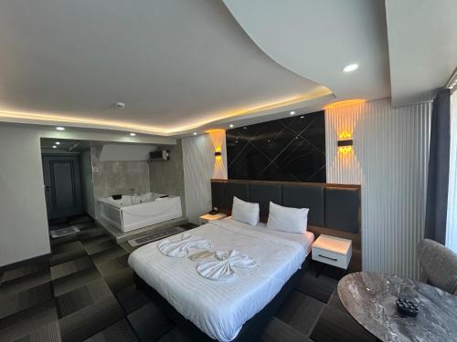Bakırkoy Hotel | Lizbonia Suit Otel