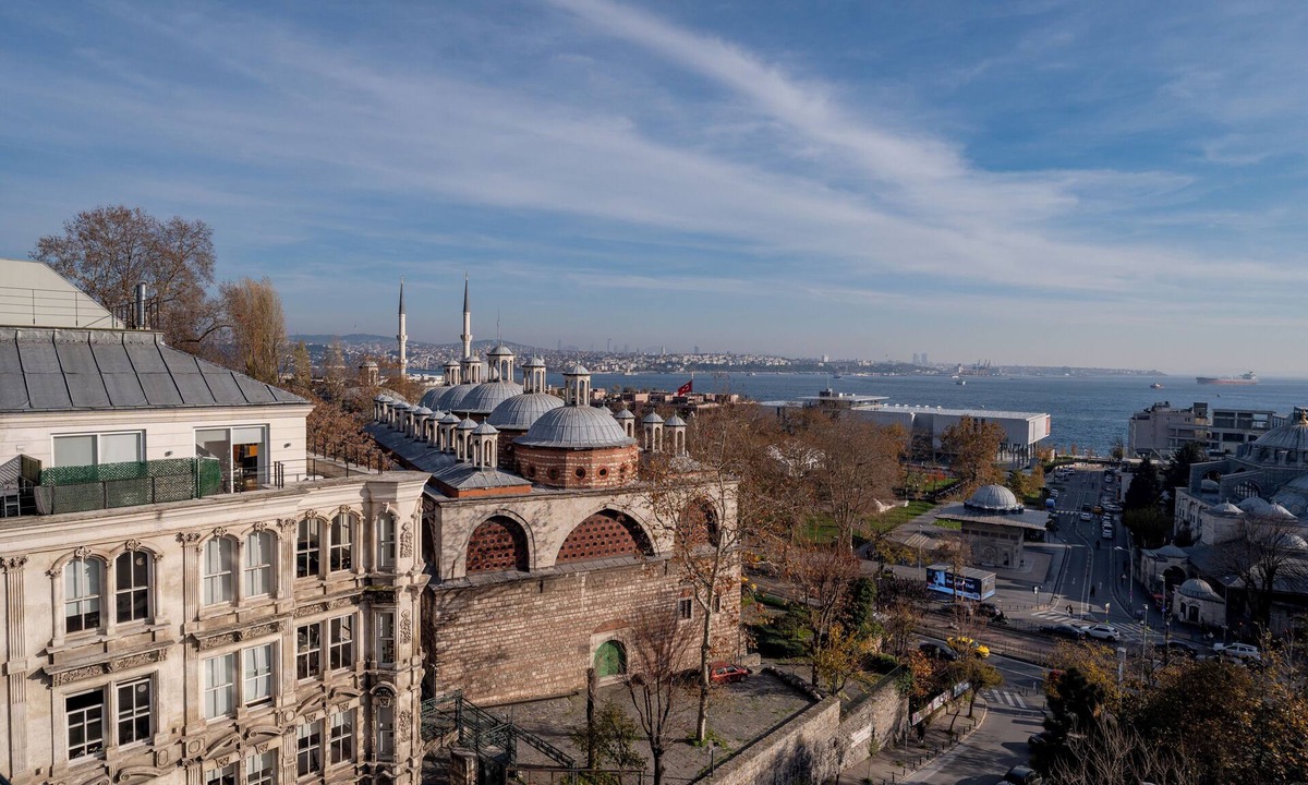 Karakoy Apartment | Lovely 1-Bedroom Terrace Apartment with 360 Istanbul & Bosphorus Views