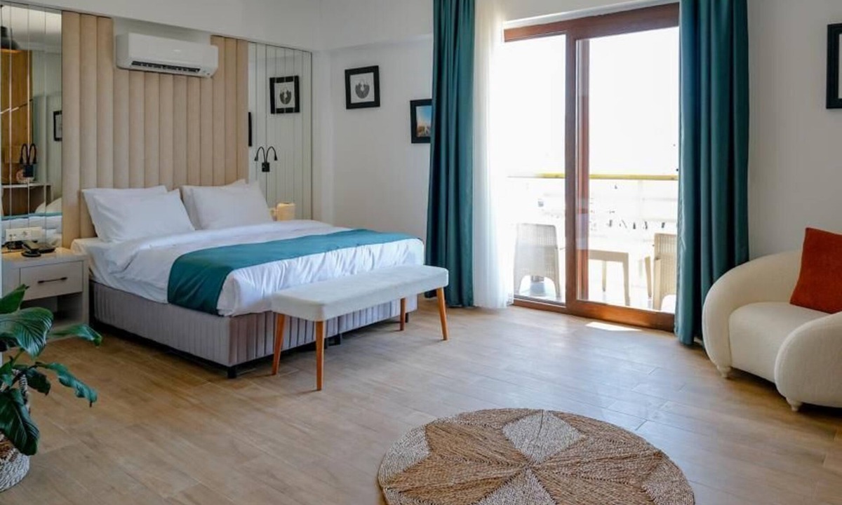 Akyaka City Center Hotel | Marina Port Akyaka