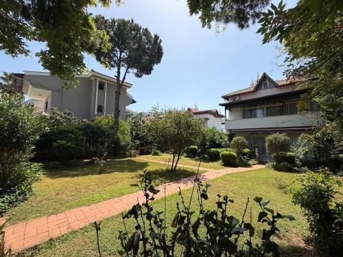 Icmeler City Center Villa | Mete 3 Villa İçmeler Daily Weekly Rentals