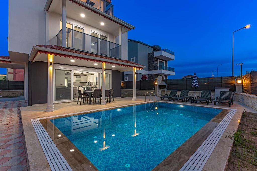 Kadriye Villa | NEAR BY THE LAND OF LEGEND’S PRIVATE POOL VILLA SUN