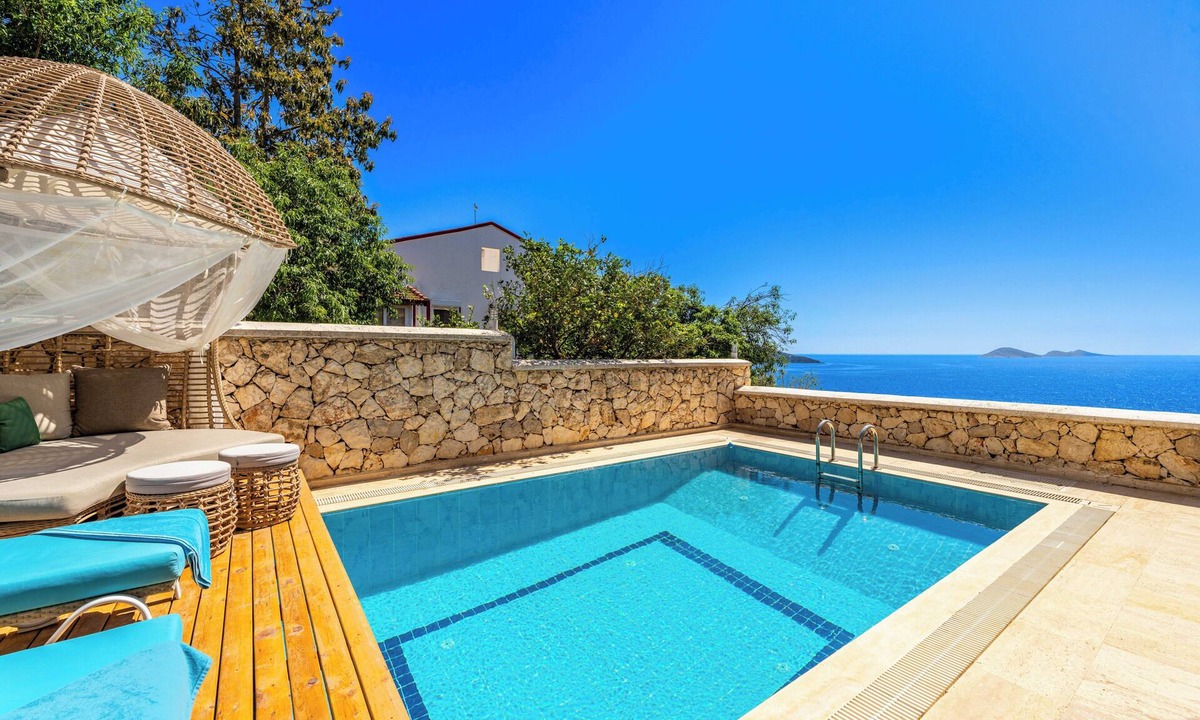 Kalkan Villa | Old Town centre, 350m. from beach. Private heated pool, fabulous sea views.