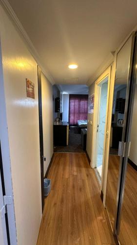 Buyukcekmece Apartment | Red House