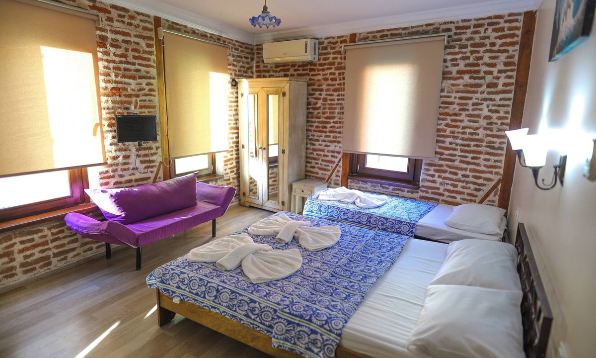 Ayvalik City Center Hotel | Rengarenk Pansiyon