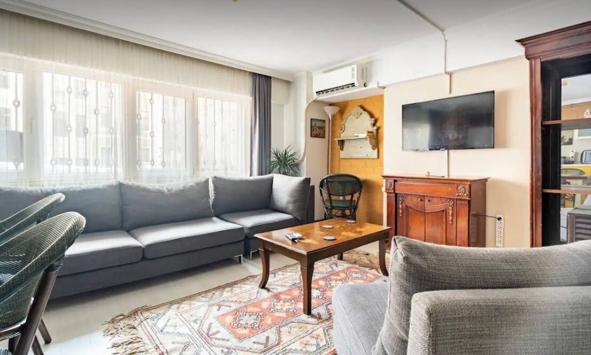 Pera Apartment | Retro 1+1 apartment in istiklal avenue with AC, WiFi