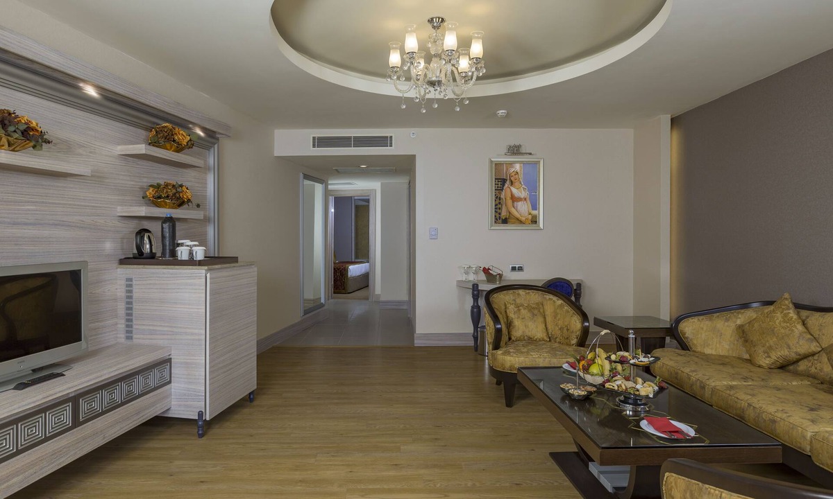Side Resort | Royal Alhambra Palace – All Inclusive