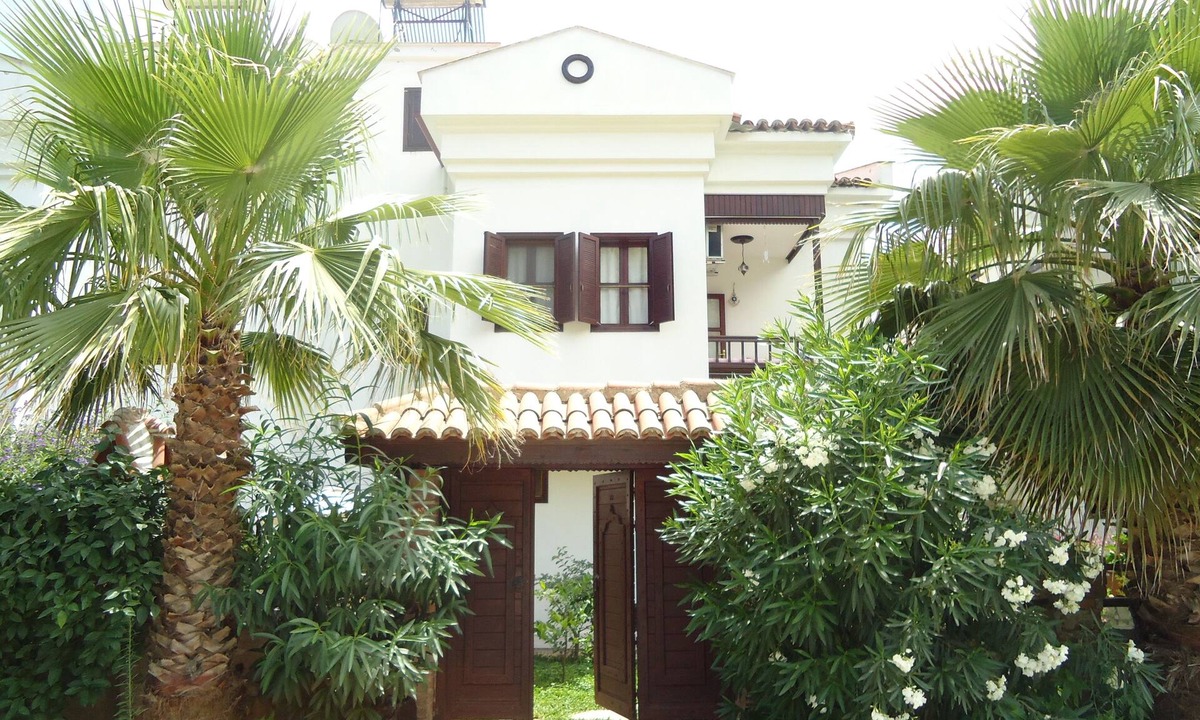 Akyaka Villa | Sahile ve Azmak'a 100m Yürüme Mesafesinde, Bahçeli, Belgeli Villa SEOS Akyaka