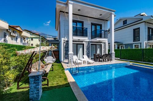 Hisaronu Villa | Salkım- 4 Bedroom Holiday Villa in Oludeniz