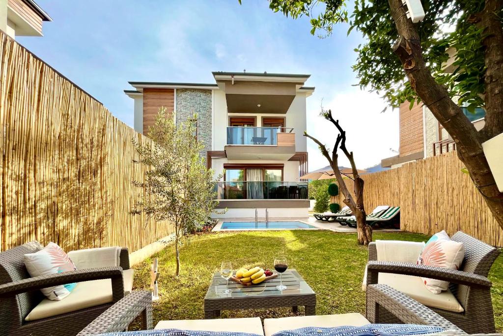 Icmeler Villa | Seaview Grand - TwinMARIS