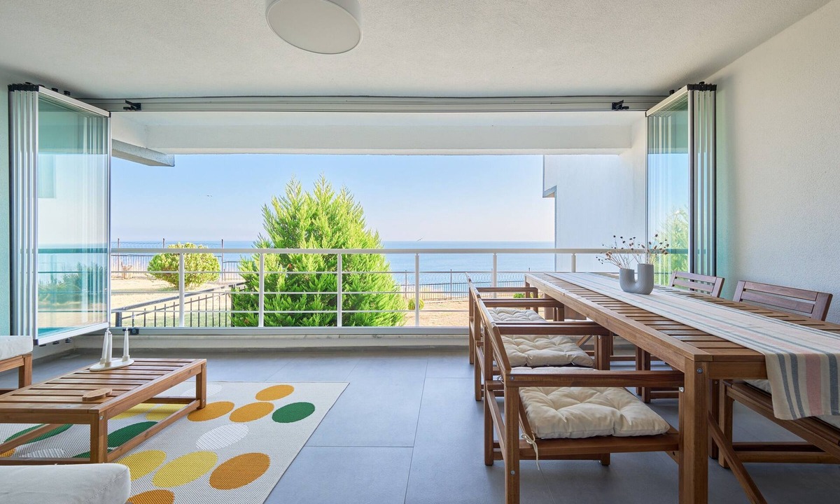 Silivri Villa | Serene Sea View Family Escape with Private Sauna