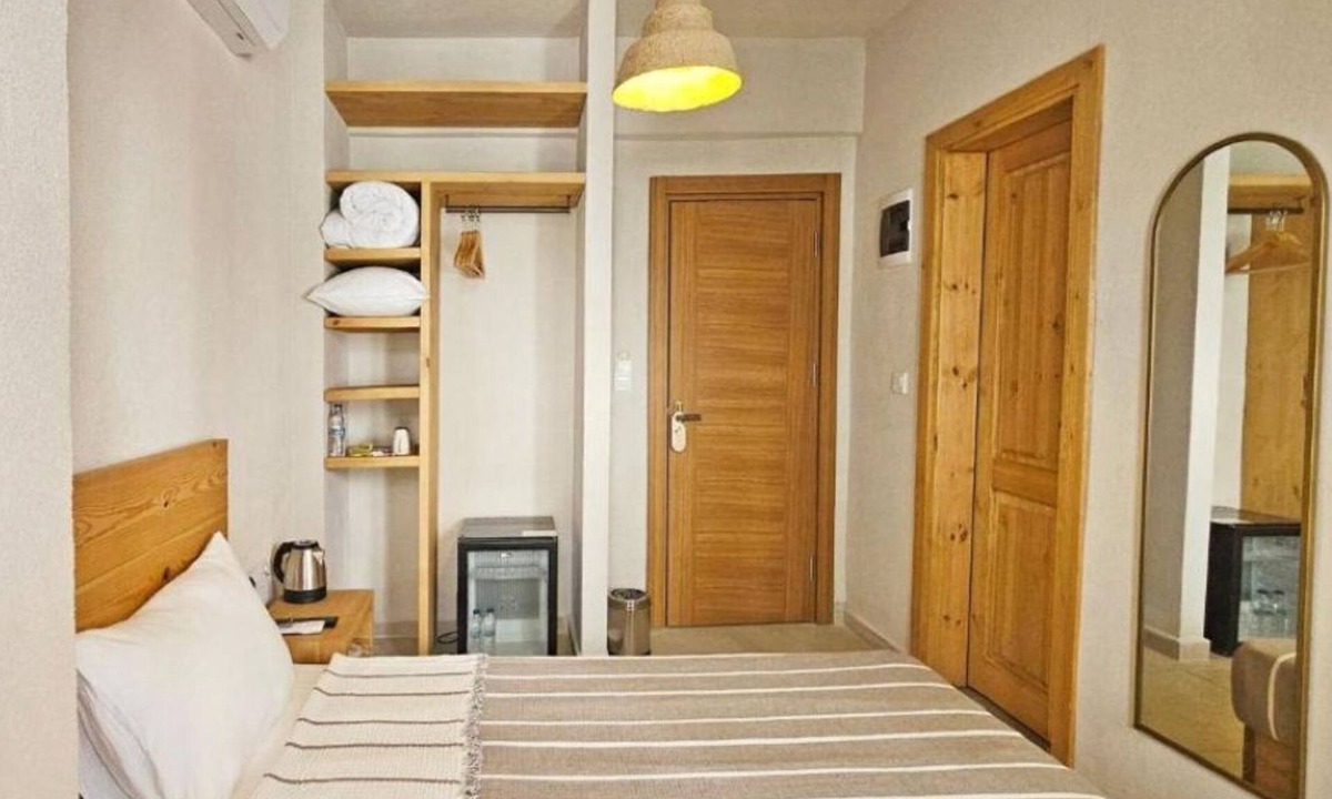 Side Hotel | Single Room with Balcony