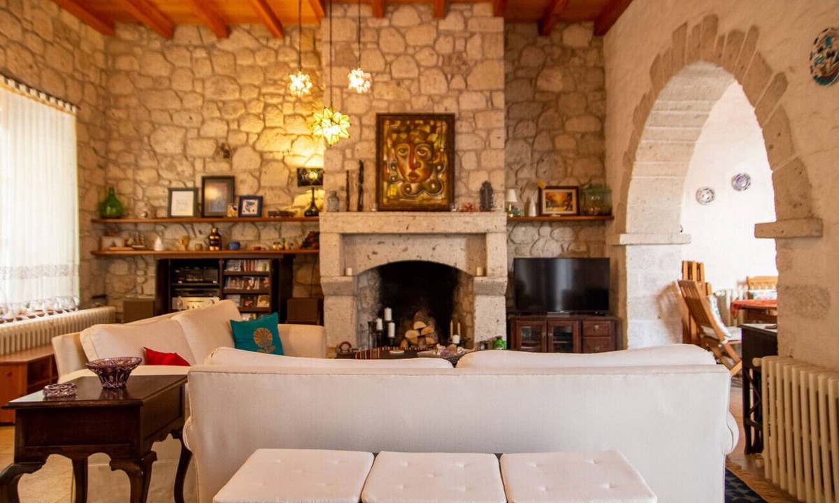 Alacati Villa | Stonehouse with Backyard and Fireplace in Alacati