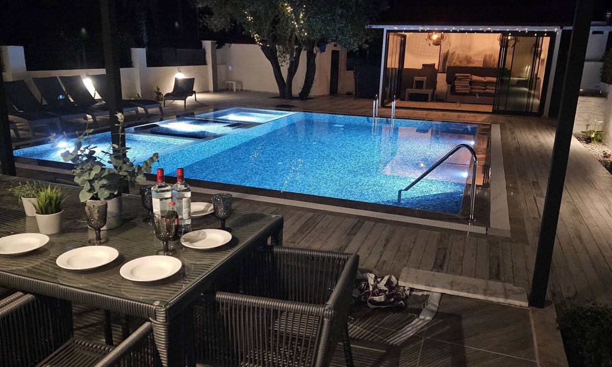 Dalyan Villa | Stunning modern private Villa with Huge pool, Jacuzzi & kids pool