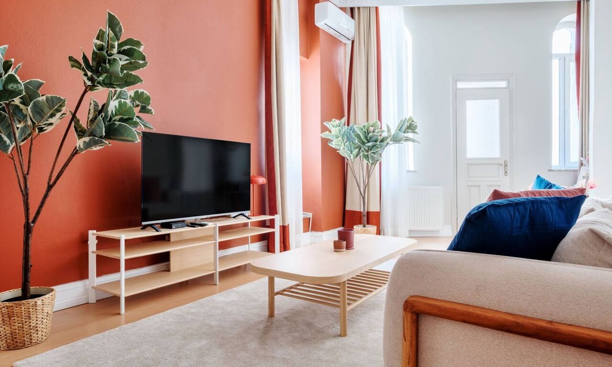 Galata Apartment | Stylish Balcony Suite Near Taksim