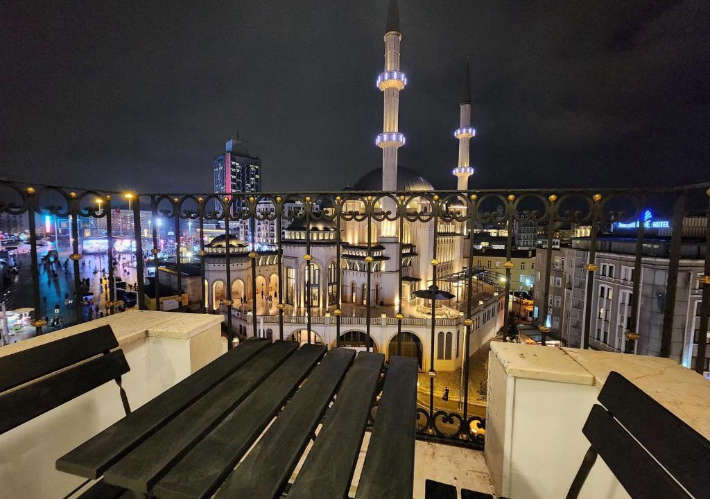 Taksim Hotel | Taksim Landhouse Hotel 1 Min to Taksim Square