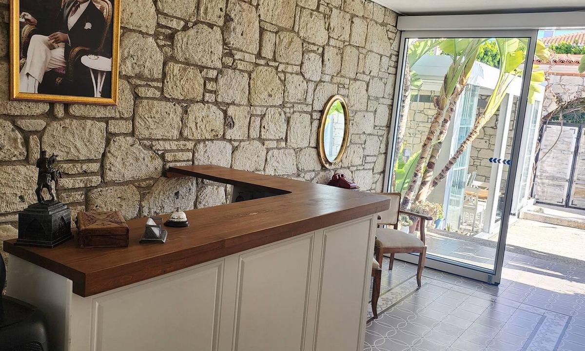 Tokoglu Hotel | Tarcin Alacati Otel