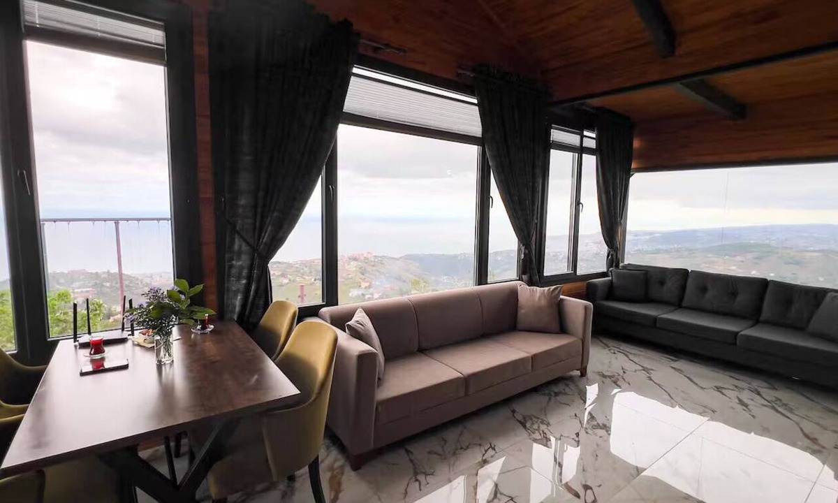 Akcaabat House | Trabzon’da Jakuzili Deniz, Dağ Manzaralı Bungalov