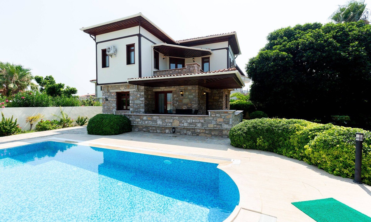 Dalyan Villa | Villa Green Rose 4 bedrooms sleeps 8 with en suites and private pool