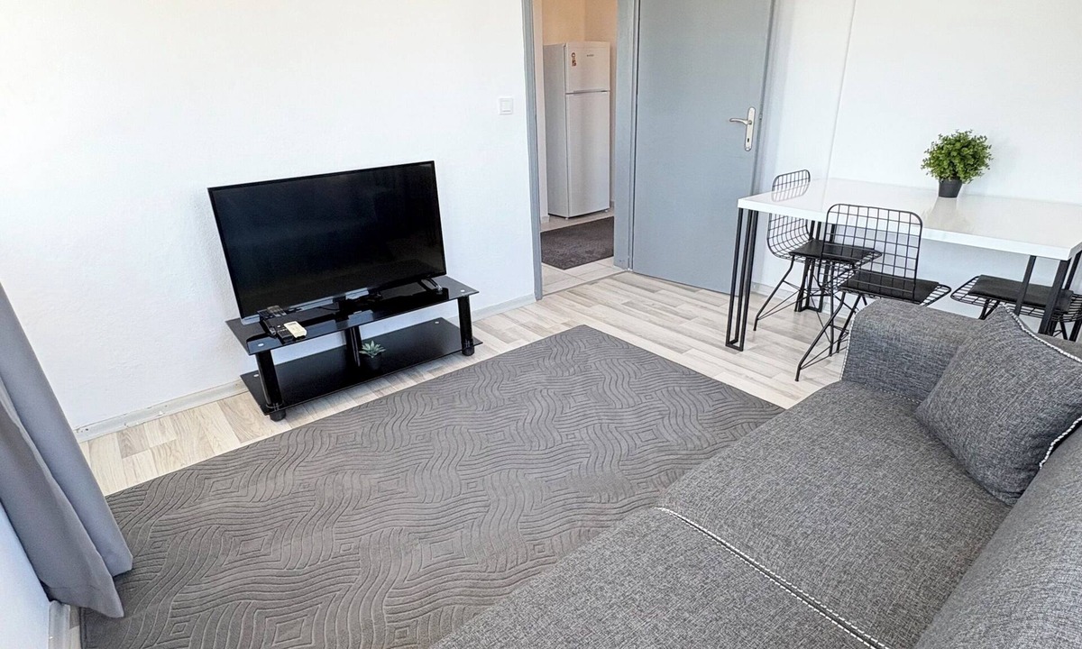 Konyaalti Apartment | well-located, spacious 1+1 apartment close to the sea