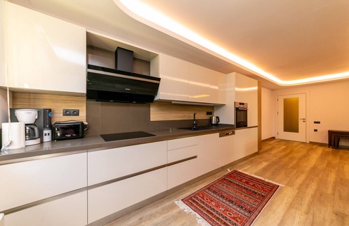Icmeler House | Stone Homes Amber
