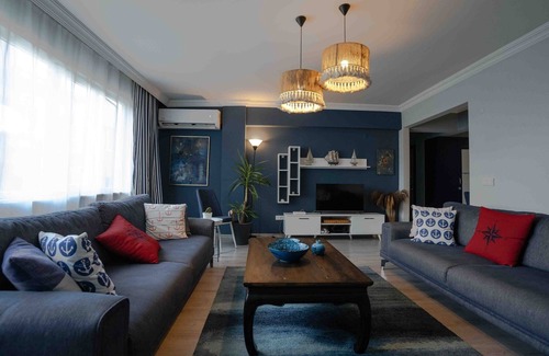 Marmaris City Center Apartment | Stunning Seaside Retreat w Balcony 1 min to Beach