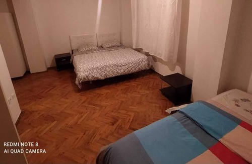 Uskudar Apartment | Üsküdar square near metro house