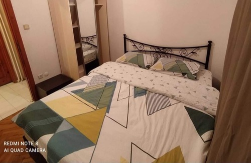 Uskudar Apartment | Üsküdar square near metro house