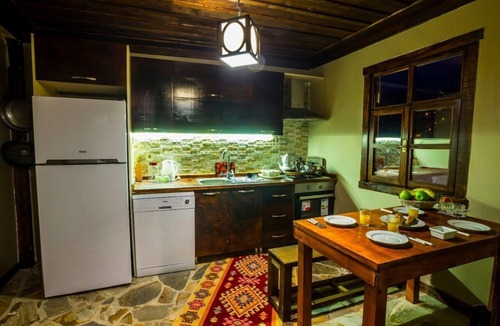Akcaabat Villa | Şamlıoğlu Historical Mansion