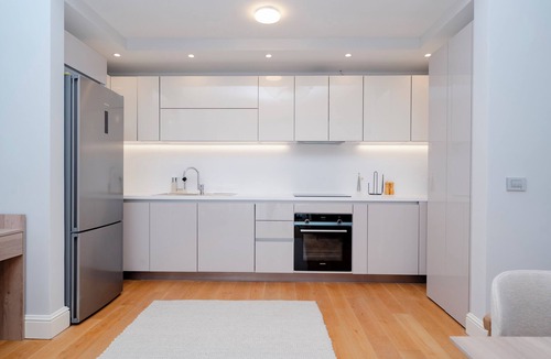 Taksim Apartment | 2-Bedroom and 2-Bathroom - Central Location - New Building - Elevator - Parking