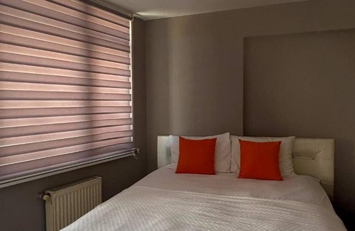 Pendik Apartment | 2-Bedroom Apartment in Central Pendik, Turkey