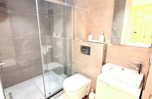 Arnavutkoy Apartment | 2-bedroom apartment 10 Mina to İstanbul Airport with AC in vibrant İstanbul