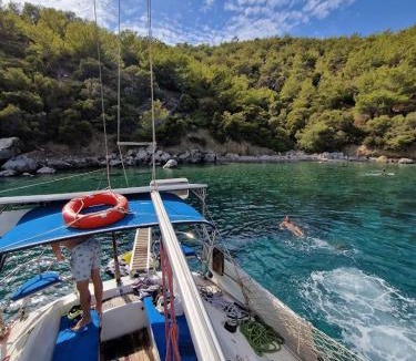 Datca City Center Boat Rental | 2-cottage yacht with 2 showers