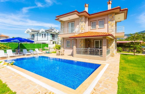 Dalyan City Center Villa | 220 m² Villa ∙ 4 bedrooms ∙ 8 guests