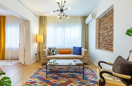 Cihangir Apartment | 2BR Historical apartment 5 min to Taksim Sq