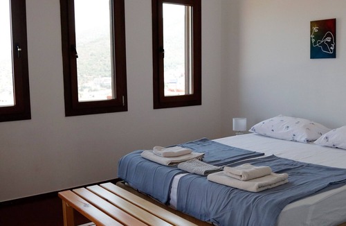 Datca City Center House | 3+1 Bahçeli deniz ve şehir manzaralı konak